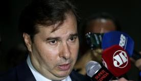 Maia diz que reforma política será votada até o final deste mês pela Câmara